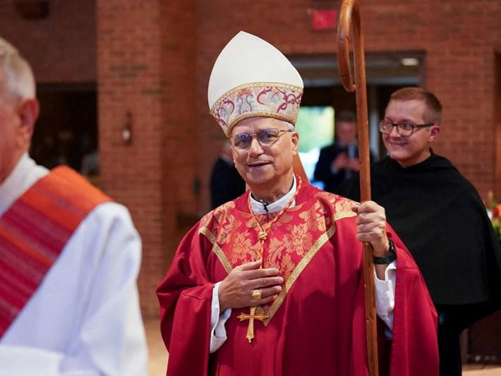 Papa XIV Leo ilk ayinində: “Bu dünyanın qaranlıq gecələrinə işıq gətirməyi ümid edirəm”
