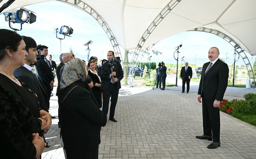 İlham Əliyev: İkinci mərhələdə Kəngərlidə daha çox ev tikiləcək