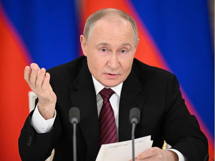 Putin: Ukraynada üçüncü dəfə atəşkəs elan edirik