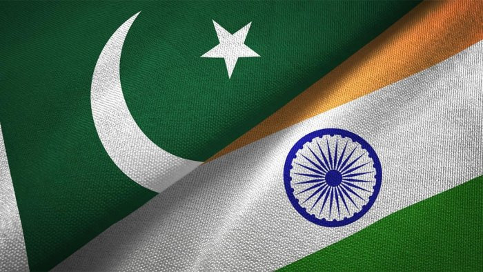 Pakistan Hindistana qarşı 26 hərbi hədəfi vurdu