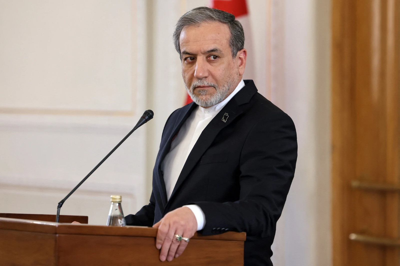 İran XİN rəhbəri: "Uranı zənginləşdirmə prinsipi müzakirə obyekti deyil, zənginləşdirmənin səviyəsini azaltmaq olar"