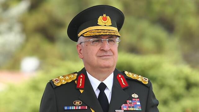 Yaşar Gülər Bakıda Zəfər abidəsini ziyarət edib