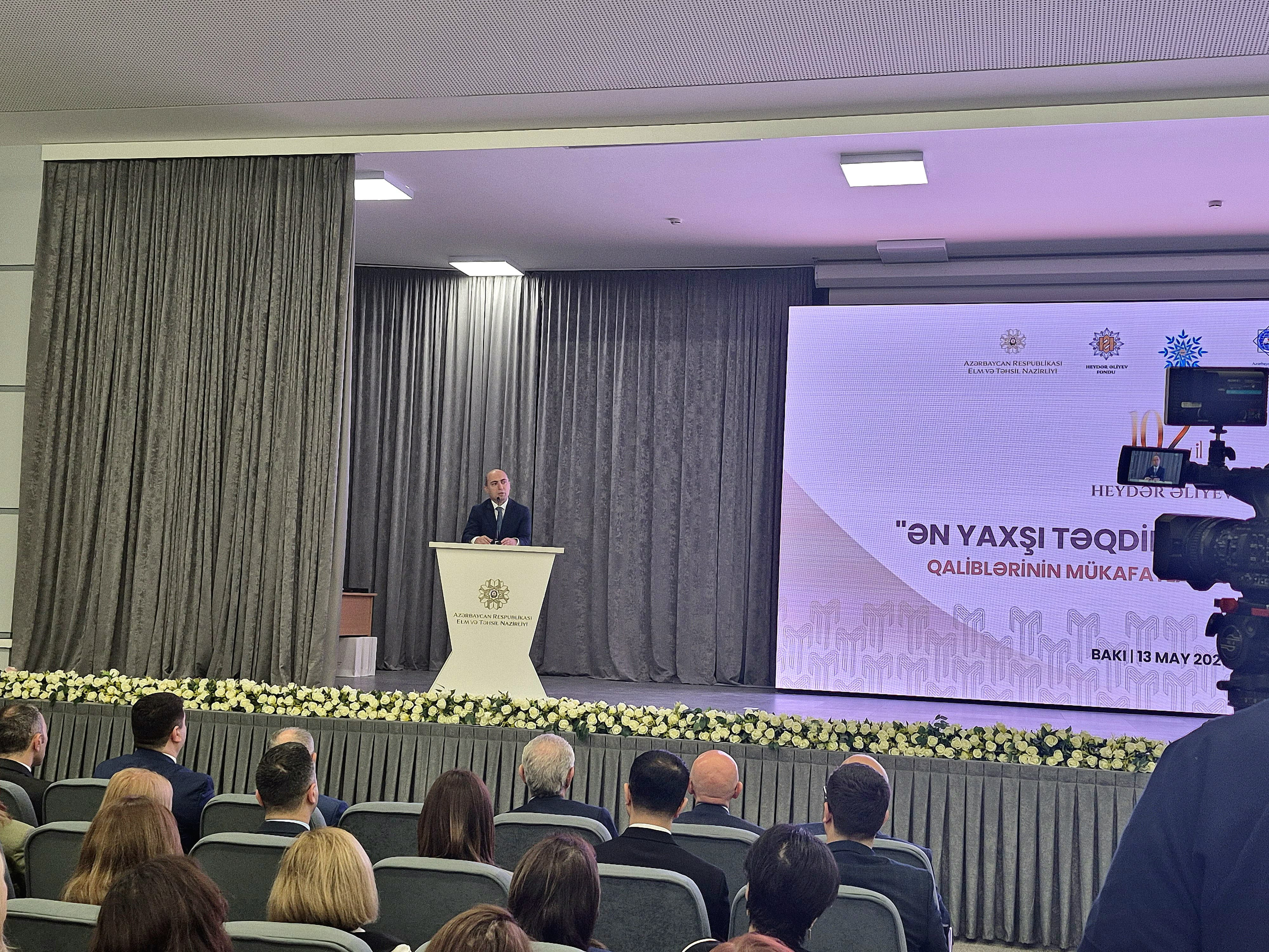 Emin Əmirullayev Azərbaycan təhsili qarşısındakı ilk missiyanı açıqlayıb