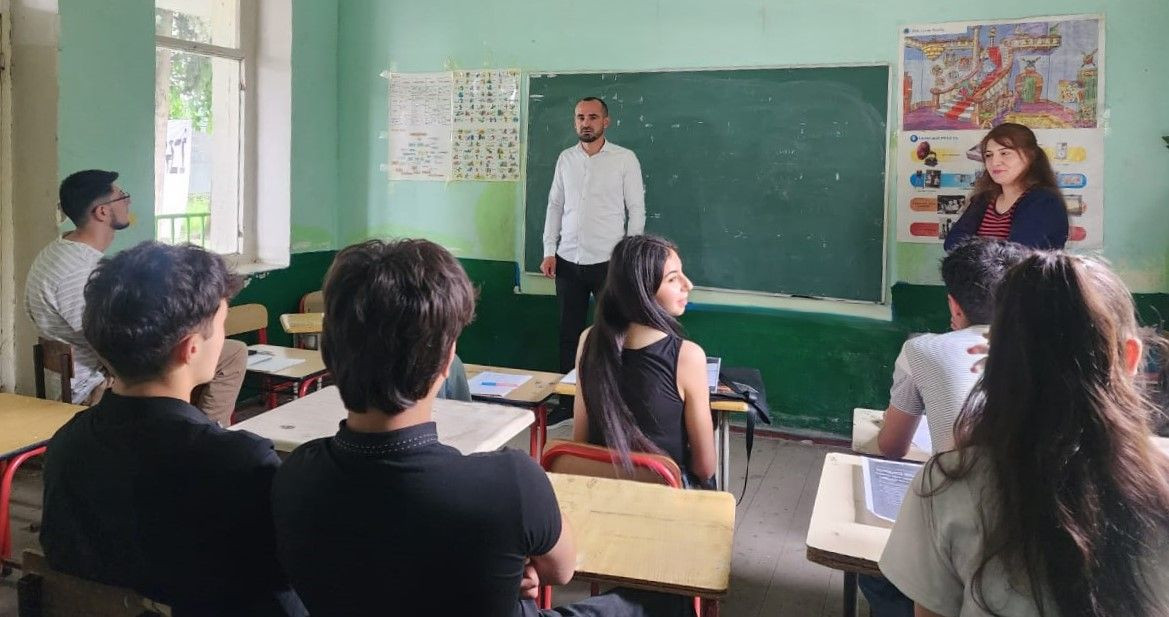 Laqodexidə Ulu Öndər Heydər Əliyevə həsr olunmuş dərs keçirilib