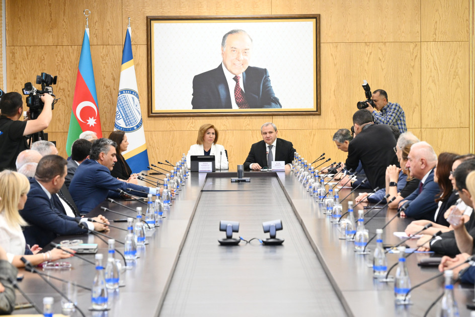 BDU-da “Ənənəvi dəyərlərin və ailə institutunun qorunması təhsil prosesində vacib amil kimi” mövzusunda konfrans keçirilir