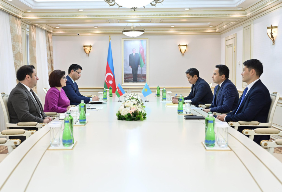 Azərbaycan və Qazaxıstan parlamentləri arasında münasibətlərə dair fikir mübadiləsi aparılıb