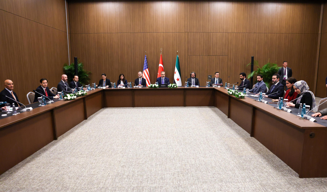 Antalyada Türkiyə, ABŞ və Suriya xarici işlər nazirlərinin üçtərəfli görüşü keçirilib
