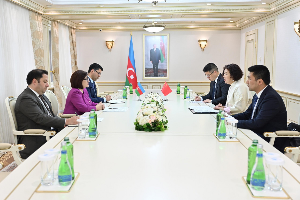 Sahibə Qafarova Çin səfiri ilə görüşüb