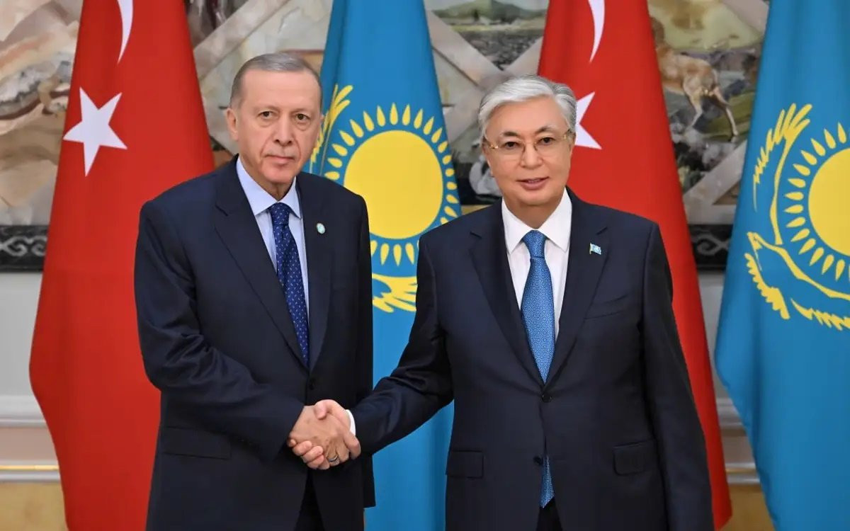 Ərdoğan Tokayevi ad günü münasibətilə təbrik etdi