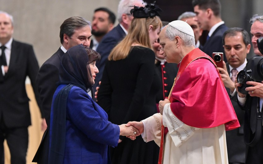 Sahibə Qafarova Papa XIV Leoya Azərbaycan Prezidentinin təbriklərini çatdırıb