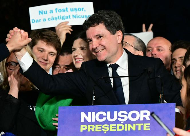 Nikoşur Dan Rumıniyanın yeni prezidenti seçildi