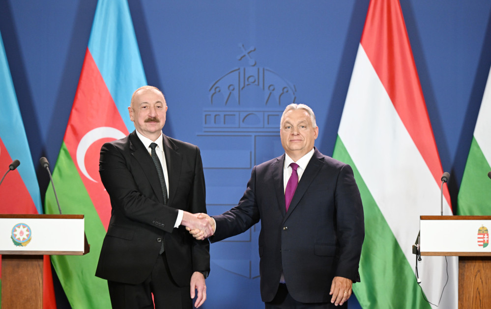 İlham Əliyev və Viktor Orban mətbuata birgə bəyanatla çıxış ediblər -