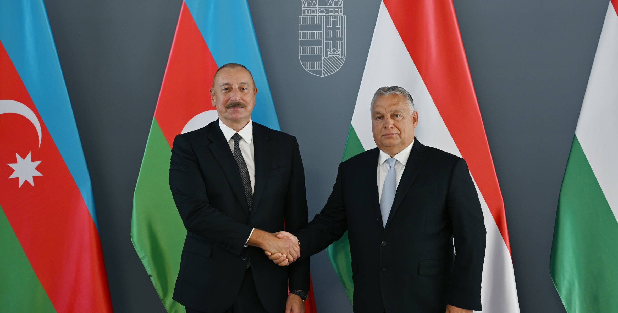 İlham Əliyev və Viktor Orban mətbuata birgə bəyanatla çıxış edirlər