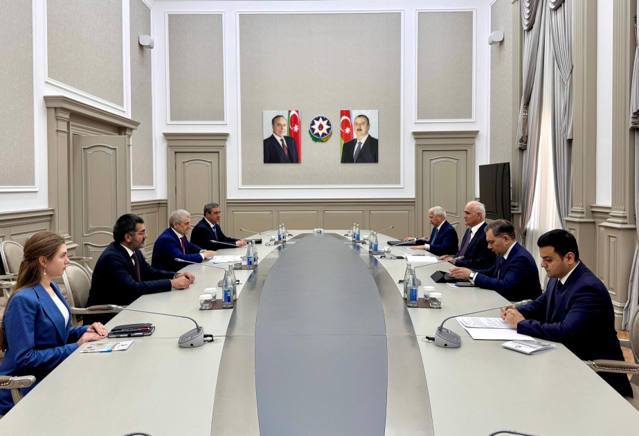 Baş nazirin müavini Şahin Mustafayev Dağıstan Hökuməti sədrinin müavini ilə görüşüb