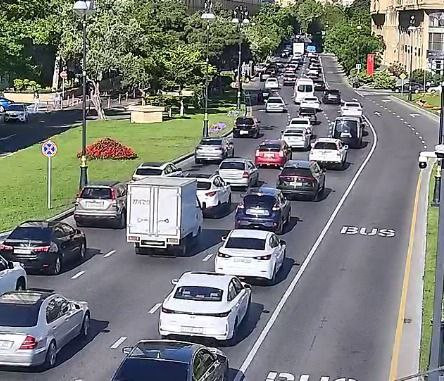 Sürücülərin NƏZƏRİNƏ: Paytaxtın bir sıra yollarında tıxac var - SİYAHI