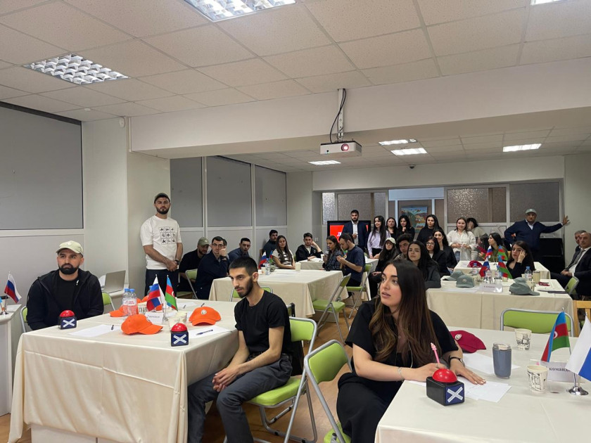 Yekaterinburqda azərbaycanlı tələbələr arasında “Konstitusiya və Suverenlik ili”nə həsr olunan viktorina keçirilib
