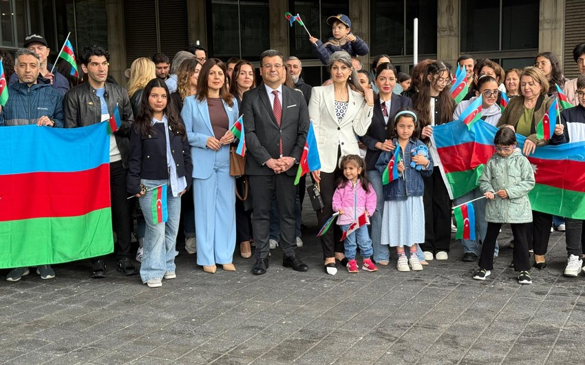 Türkiyənin baş konsulu Torontoda azərbaycanlıların aksiyasına qoşulub