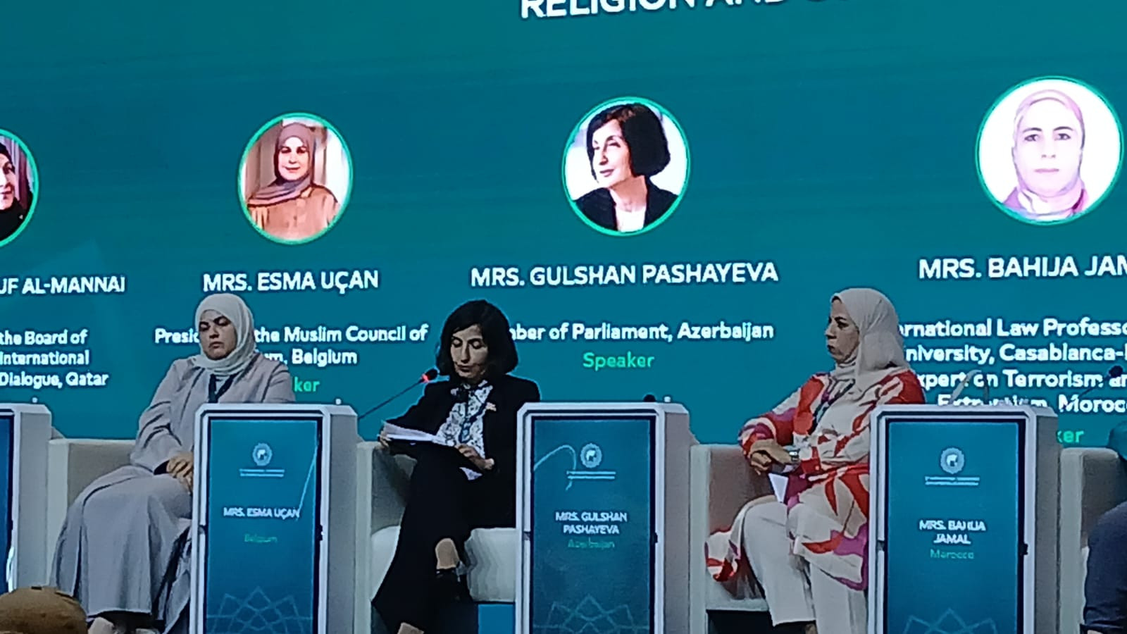 Deputat: "Müsəlman qadınları hələ də gender əsaslı ayrı seçkiliyə məruz qalırlar"