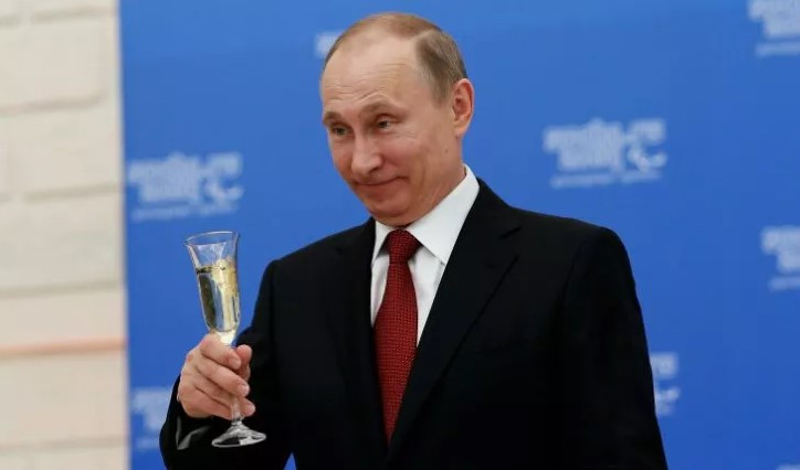 Putin restorana dəvət olunub