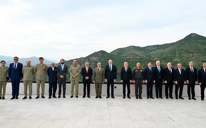 Laçında Azərbaycan və Pakistan liderlərinin nahar əsnasında geniş tərkibdə görüşü olub