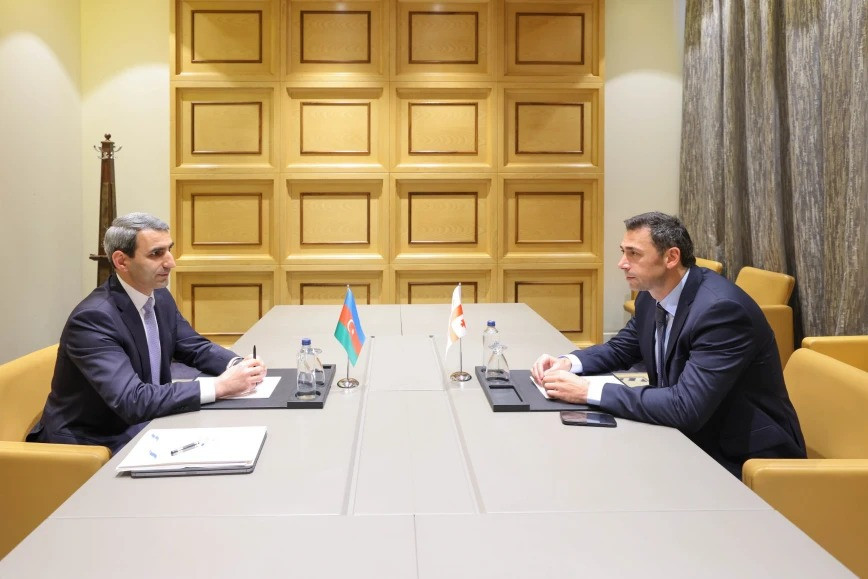 ADY sədri gürcüstanlı həmkarı ilə BTQ üzrə yükdaşımaların səmərəli təşkilini müzakirə edib