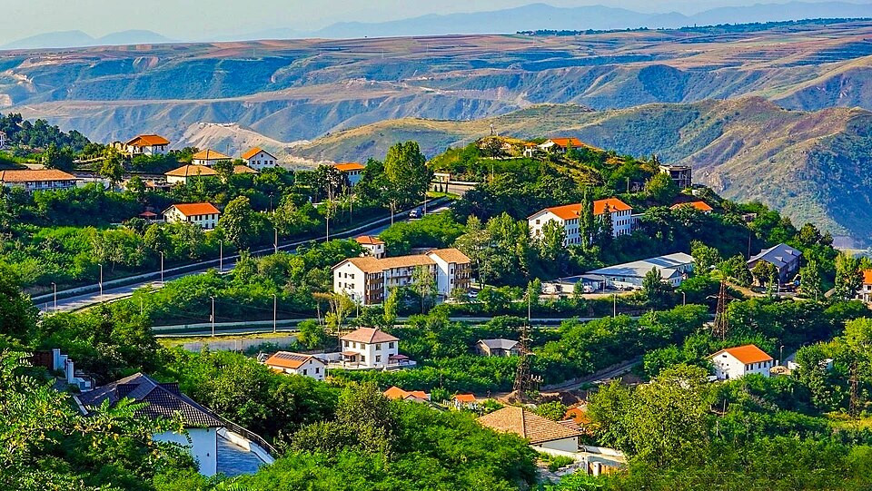 Laçında 28 May