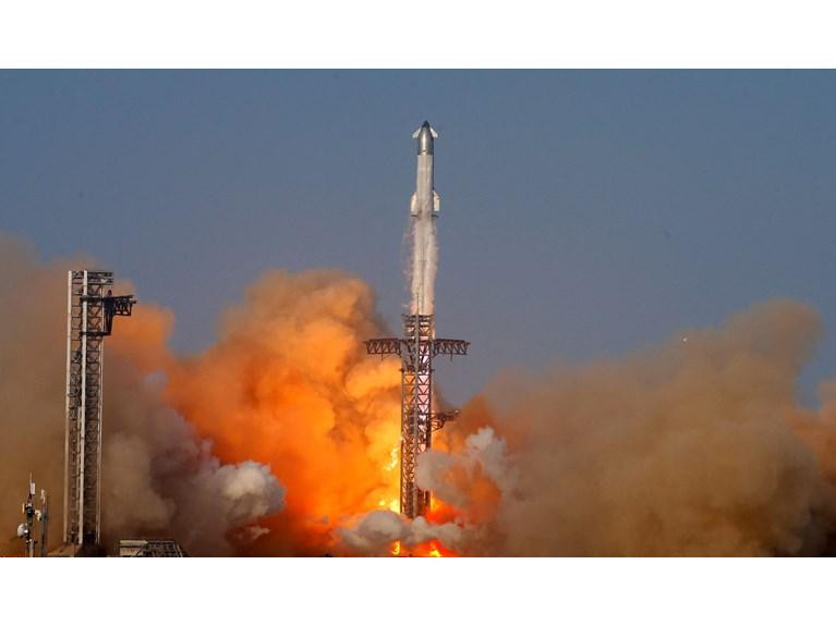 Ən güclü raket Starship 9-cu dəfə sınaqdan keçirildi: 30 dəqiqə sonra nəzarətdən çıxdı