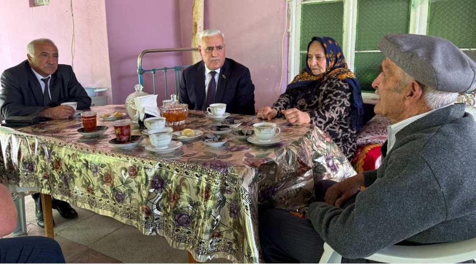 Milli Məclisin deputatı Vüqar Rəhimzadə Ordubadda şəhid ailələrini və Culfada 100 yaşlı sakini evlərində ziyarət edib