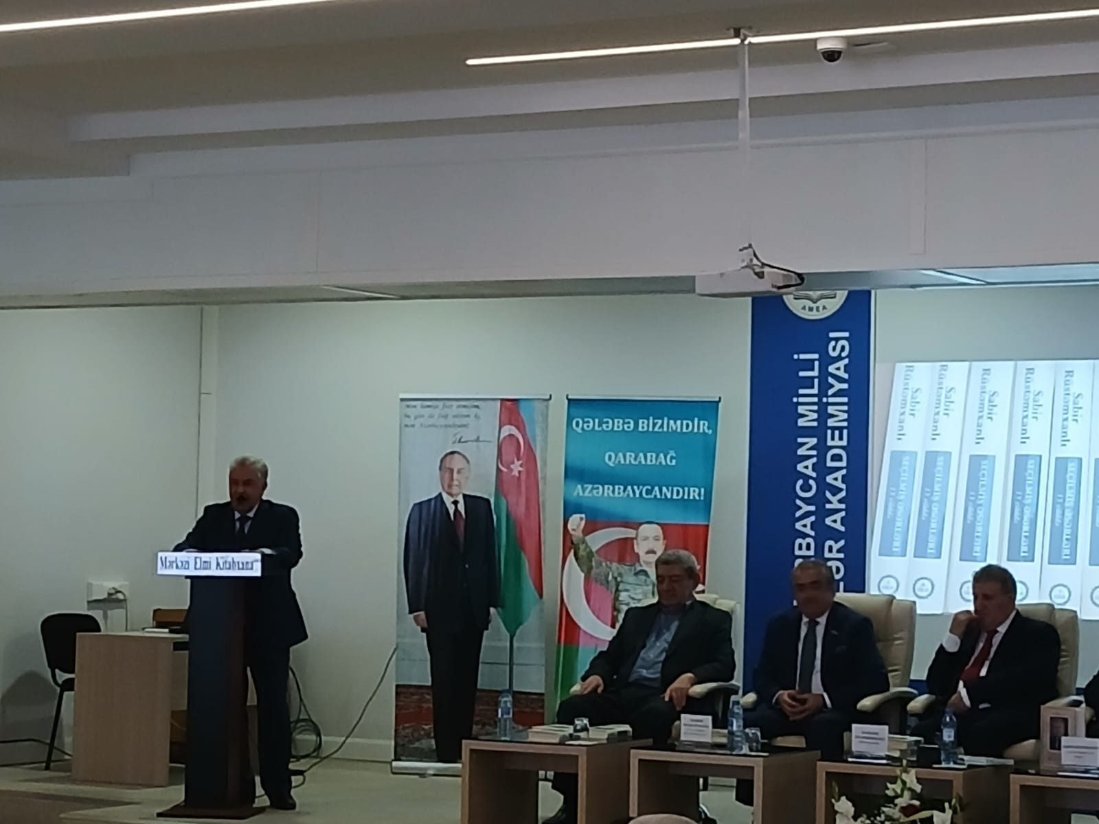 Deputat: "Sabir Rüstəmxanlı yaşına görə çox gənc qalıb"