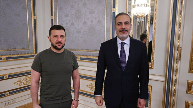 Türkiyə XİN başçısı Ukrayna Prezidenti ilə görüşüb