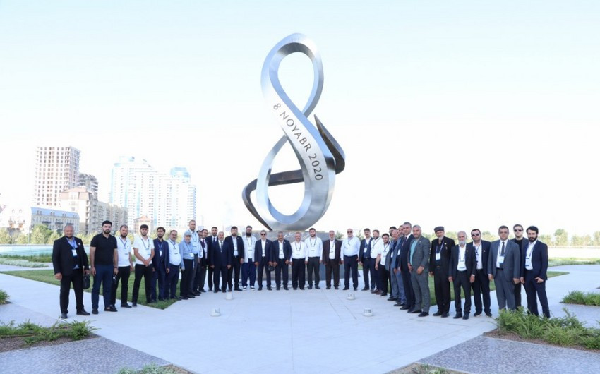 Din xadimlərindən ibarət nümayəndə heyəti Zəfər parkını ziyarət edib