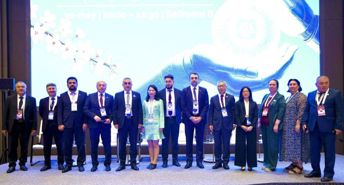Vəkillər Kollegiyasının rəhbərliyi Özbəkistanda keçirilən Beynəlxalq Hüquq Forumunda iştirak edib