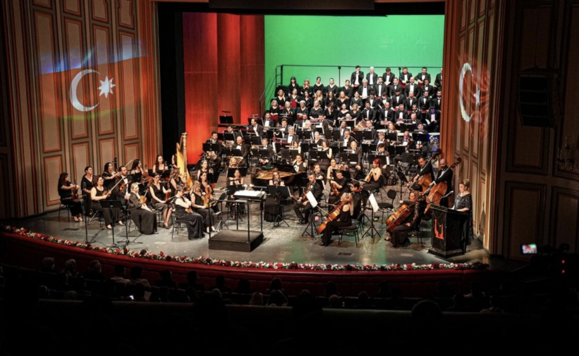 Türkiyədə Üzeyir Hacıbəyovun 140 illiyi münasibətilə konsert keçirilib