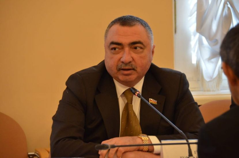 Professor: “Bəşəriyyət hələ də müharibəsiz yaşamağı öyrənməyib”