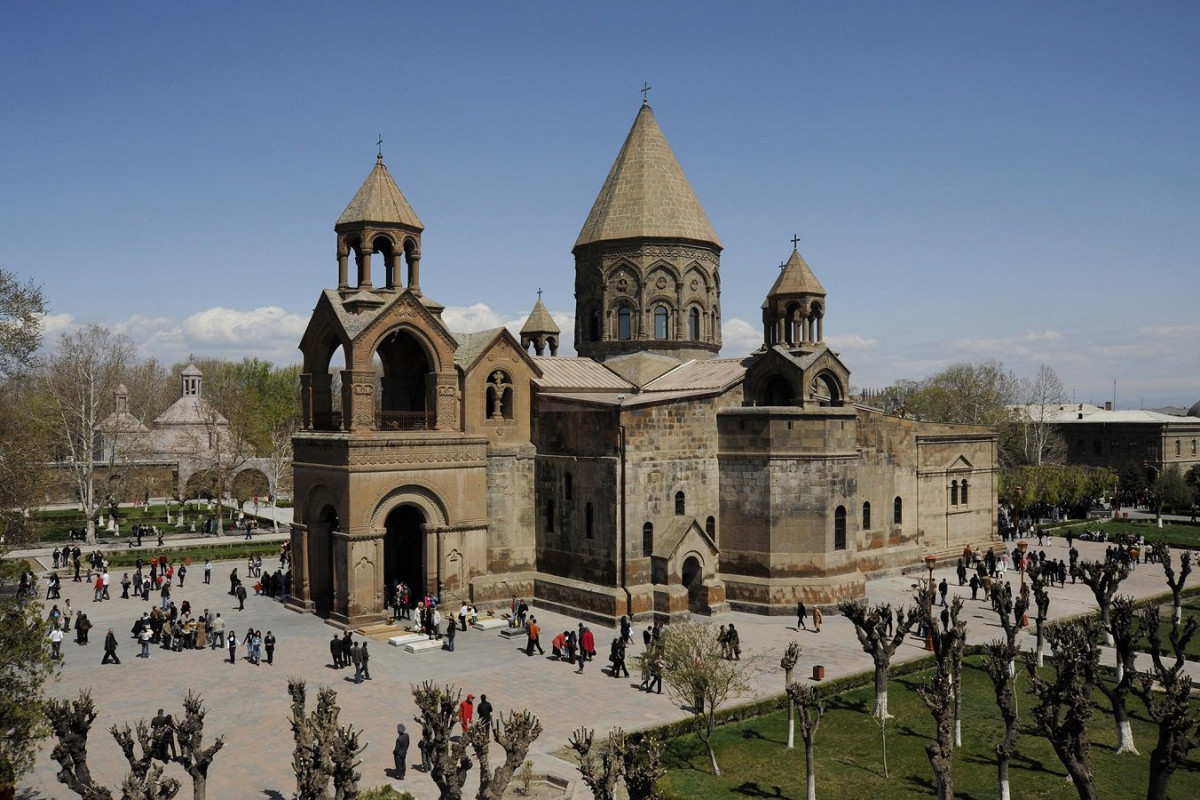Ermənistanda kilsənin dövlətə maliyyə hesabatlılığı ilə bağlı qanun layihəsi hazırlanır