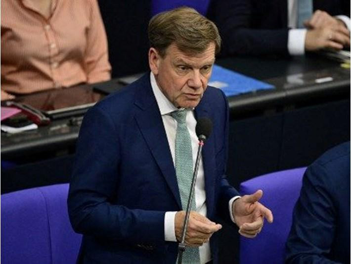 Alman nazirdən Qəzza etirazı: “Əliniz qana batıb”
