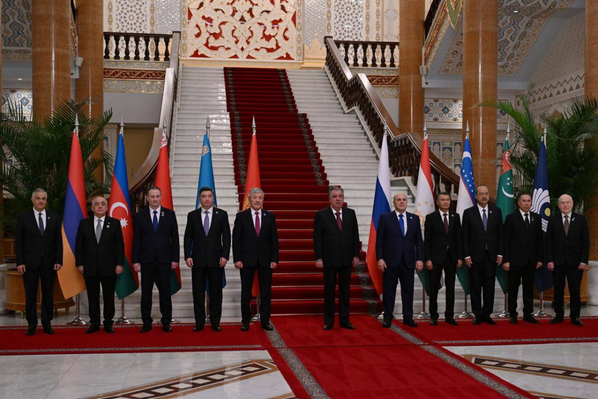 Baş nazir MDB Hökumət Başçıları Şurasının üzvlərinin Tacikistan Prezidenti ilə görüşündə iştirak edib