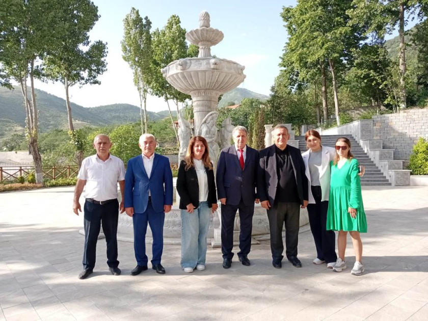 Laçın kitabxanasına kitablar hədiyyə edilib