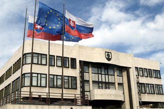 Slovakiya parlamenti hökümətə Aİ-nin Rusiyaya qarşı sanksiyalarını vetolamağa çağıran qətnamə qəbul edib