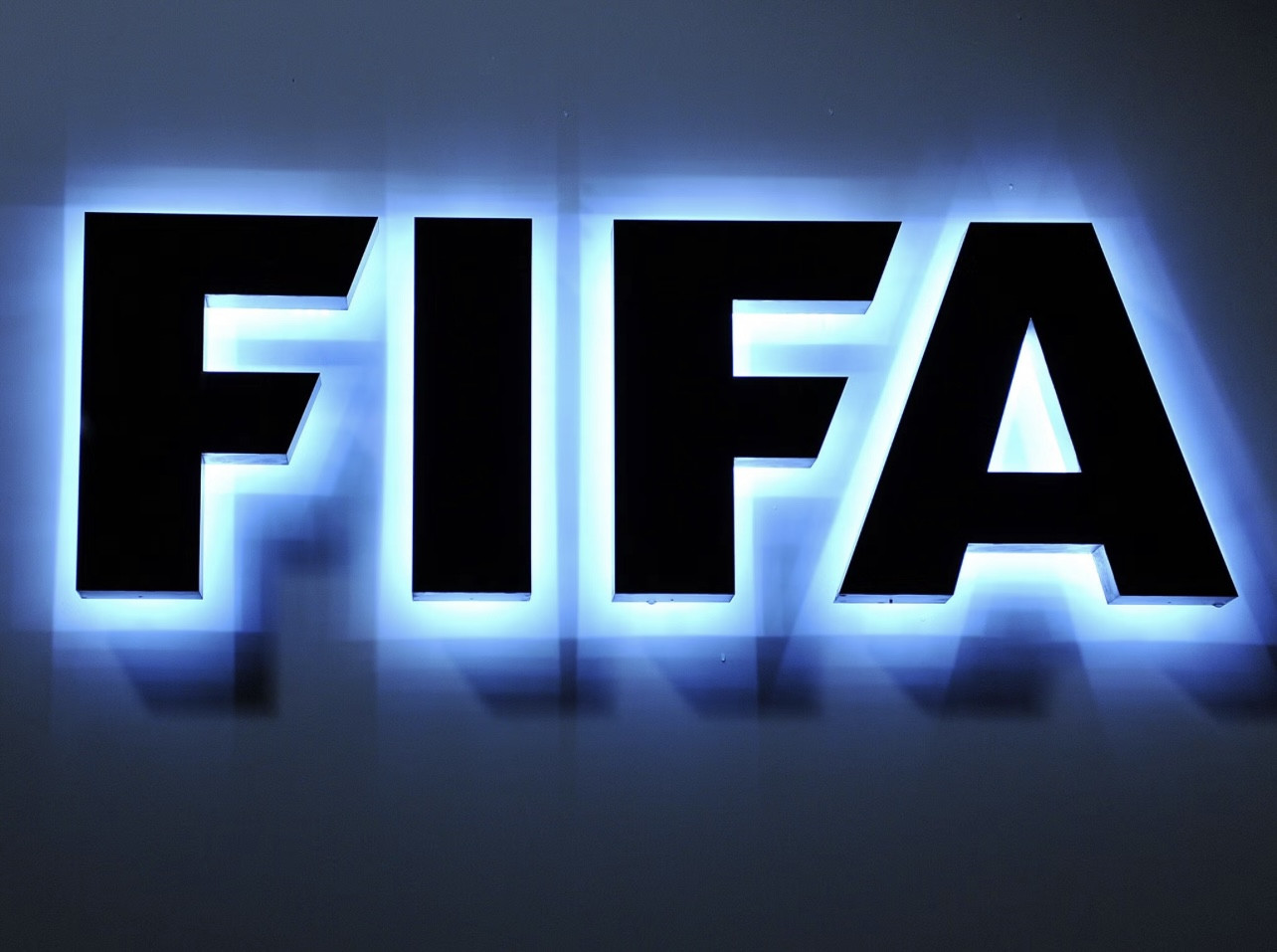 FIFA futbolda yeni texnologiyalar tətbiq edir