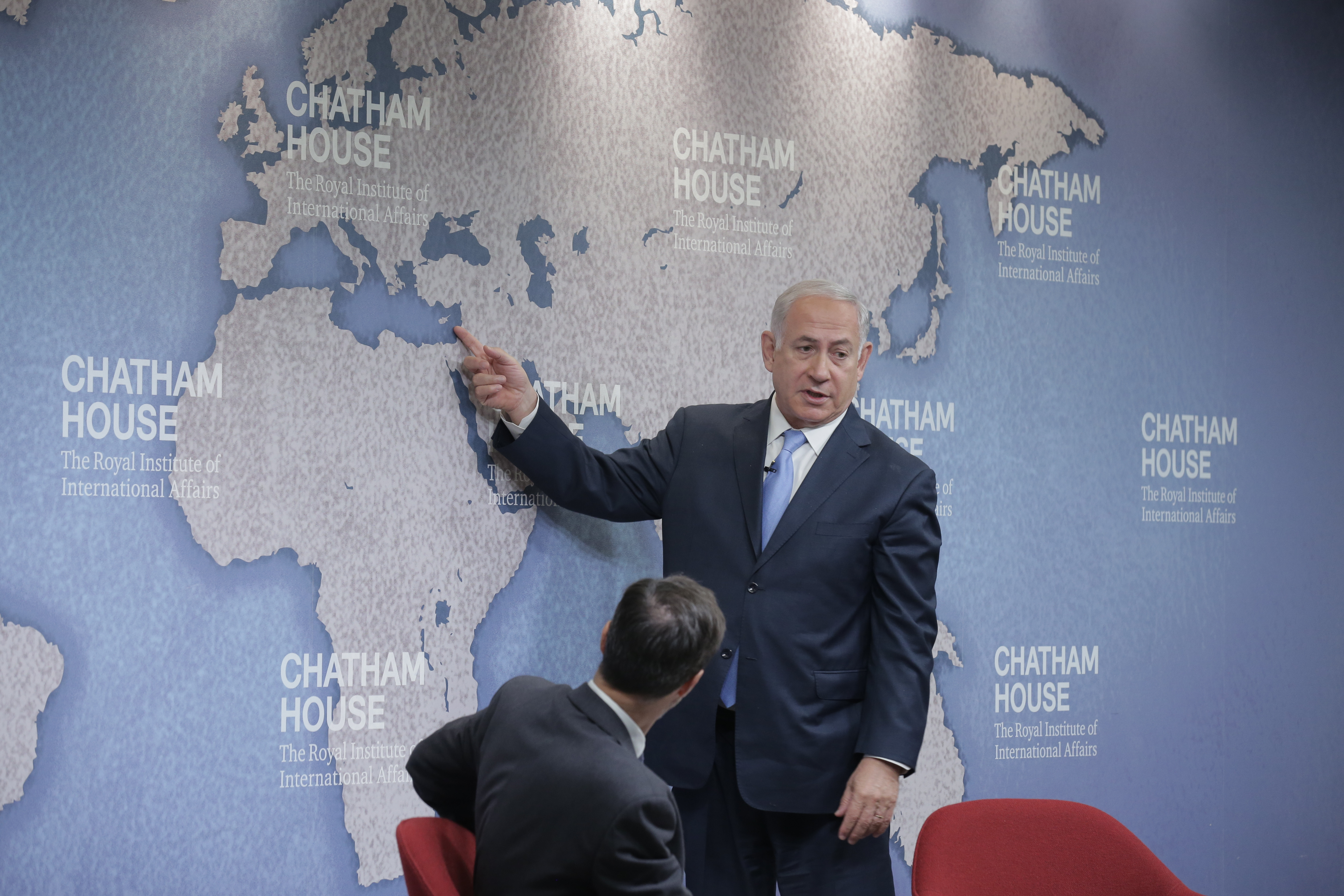 İsrailli yazıçı: “Netanyahunun müharibə strategiyası İsraili iflasa aparır”