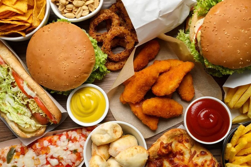 “Cəmi bir həftə fast food-la qidalanma beyin funksiyalarını poza bilər” -