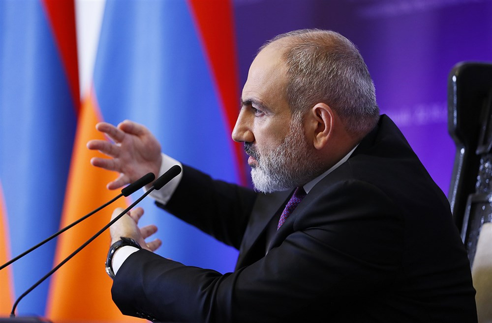Ermənistanın Baş naziri kilsədəki vəziyyətlə bağlı açıqlama verib
