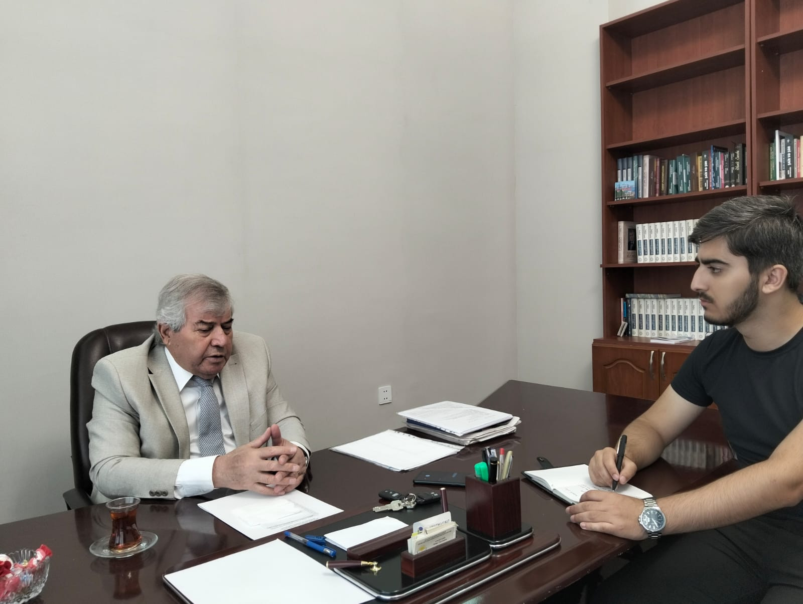 Sabir Rüstəmxanlı ilə müsahibə: "Azərbaycan televiziya aparıcılarının səviyyəsini bəyənmirəm"
