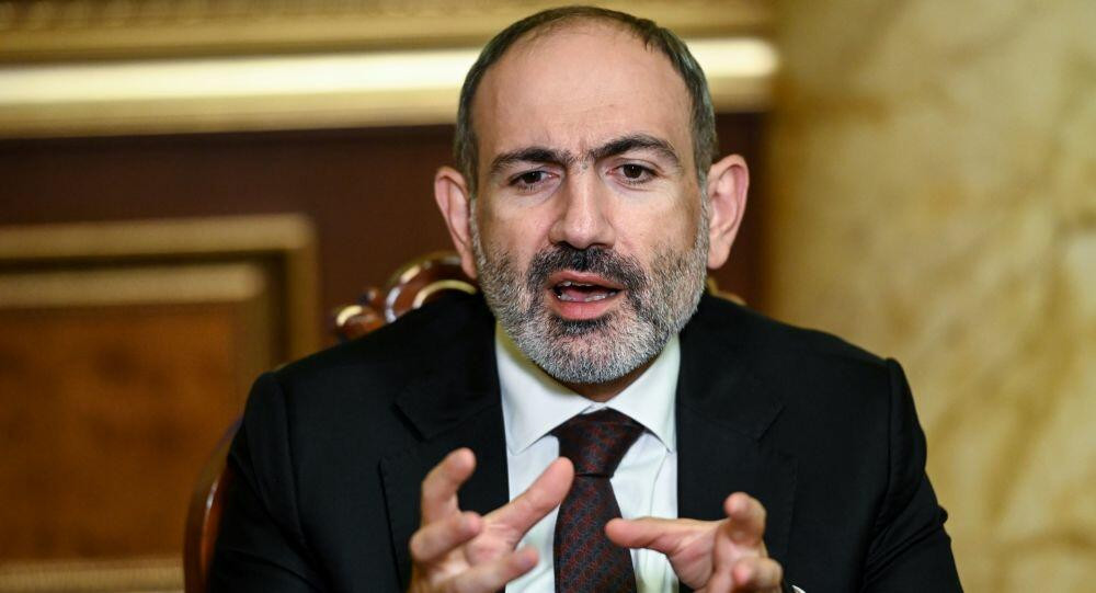 Paşinyan: "Ermənistan gələcəkdə iki ittifaq arasında qərar verməlidir"
