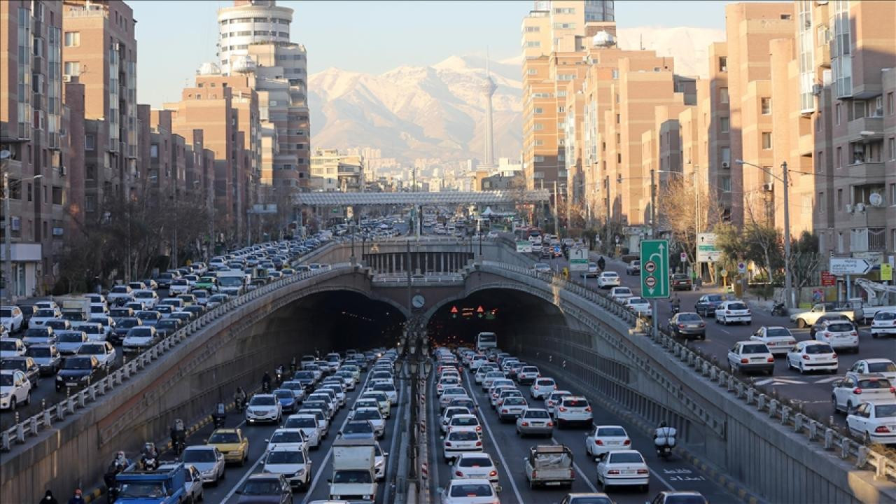 İranda hücum qorxusu: Tehran sakinləri paytaxtı kütləvi tərk edir