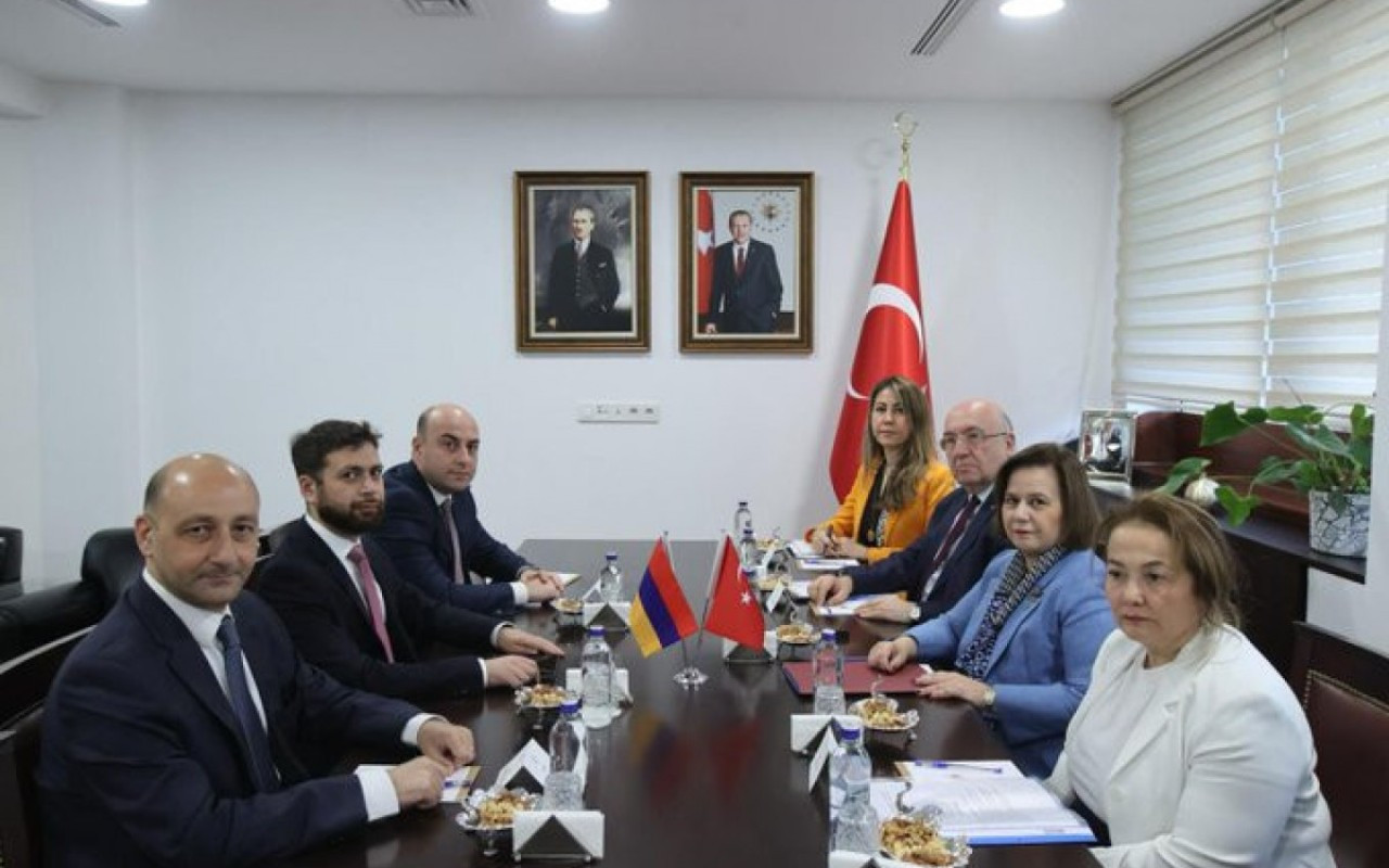Türkiyə və Ermənistan XİN rəsmiləri Ankarada görüşüblər
