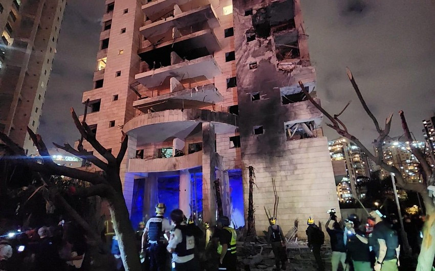 İran İsrailə kütləvi raket hücumu edib, azı 3 nəfər ölüb, onlarla insan yaralanıb