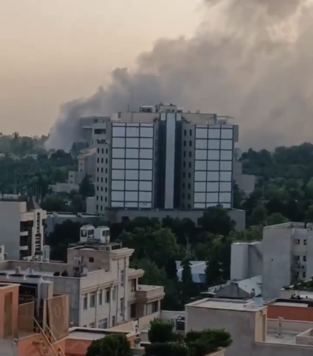 İsrail İranın rəsmi dövlət televiziyasını bombalayıb