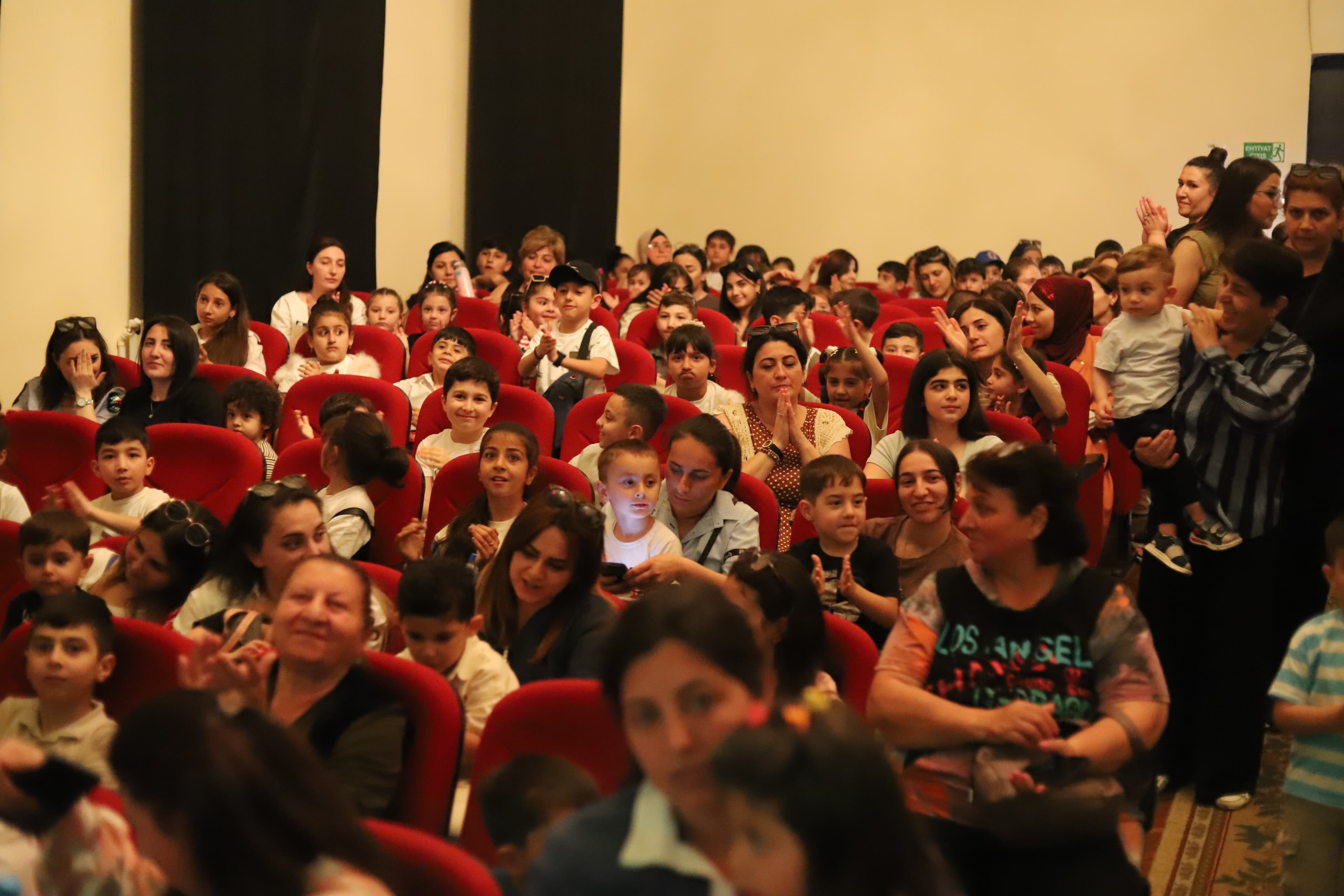 “1-ci Uşaq Teatr Festivalı” iştirakçıları regionlara səfər edir